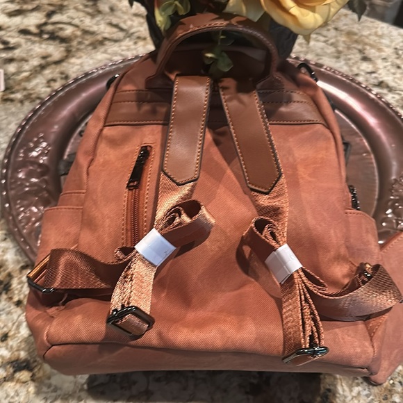 Fashion Back Pack - Picture 4 of 13